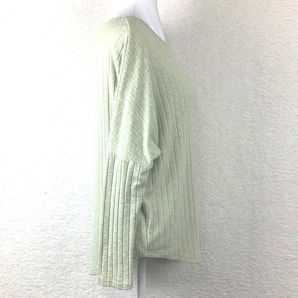 Green Envelope Women’s Size Medium Long Sleeve T-shirt. - Picture 2 of 10